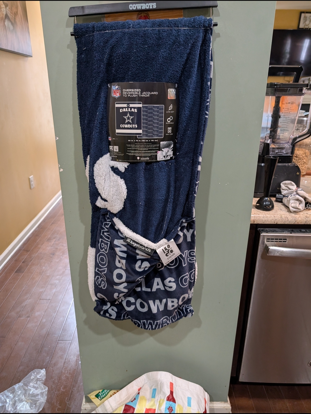 Dallas Cowboys Plush Logo Throw Blanket - Navy & White 60 ×Inc 70in